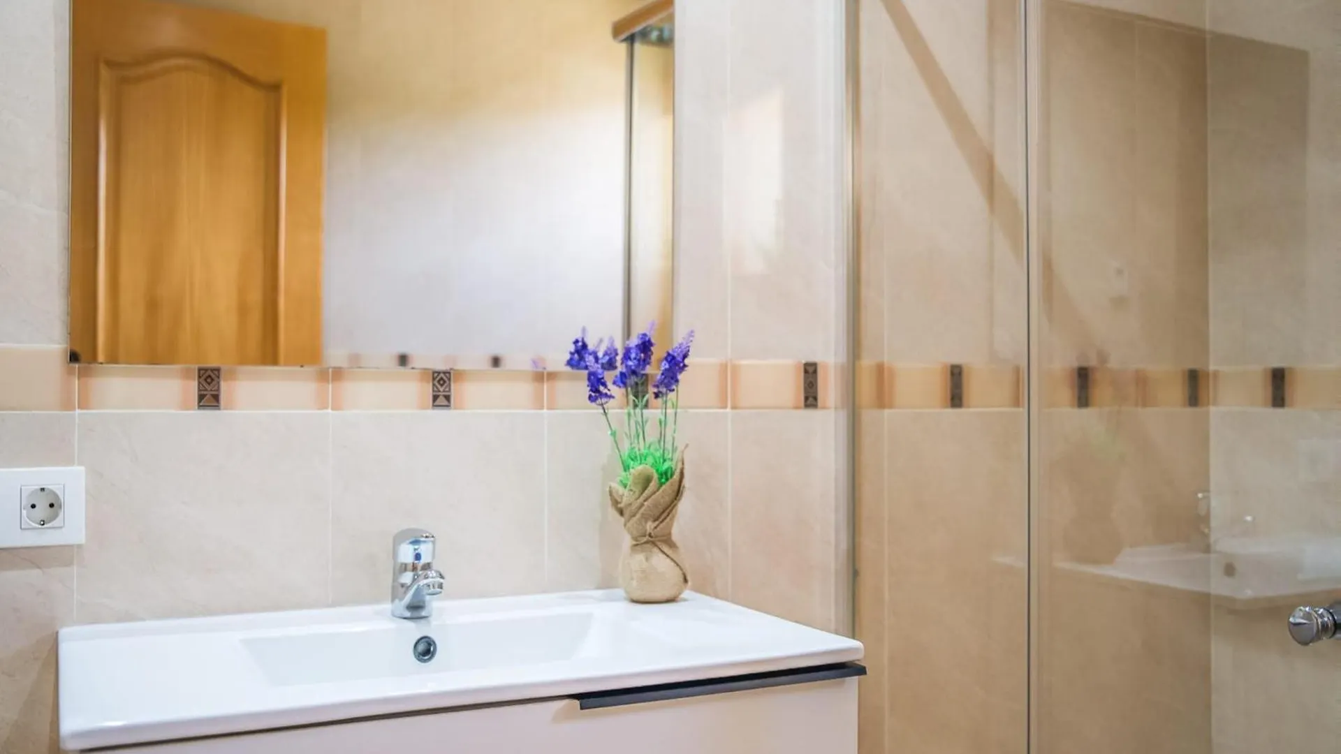2-Bedroom Holiday Home In Crestatx