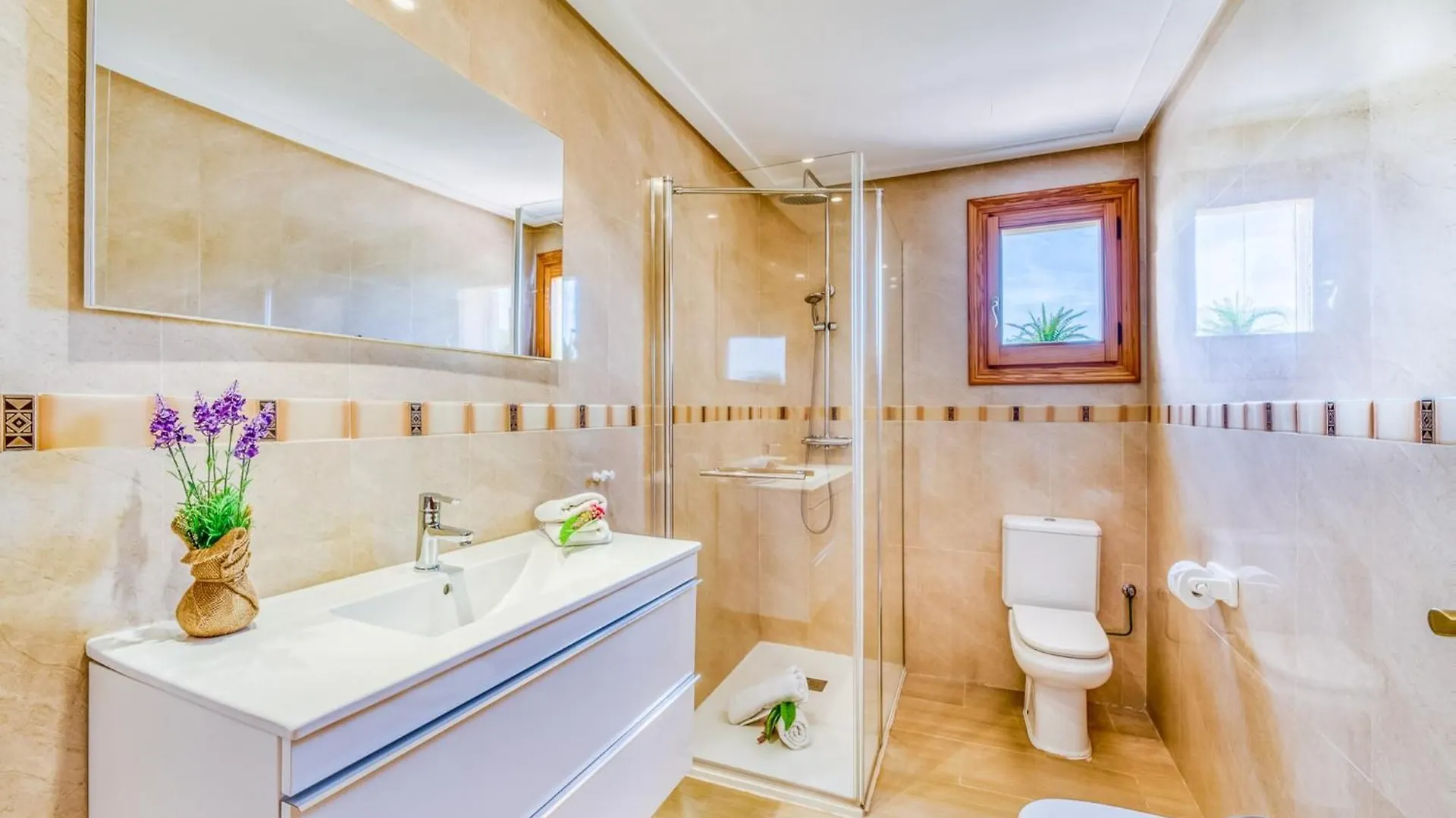 2-Bedroom Holiday Home In Crestatx 0*,